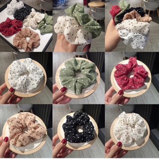 Cột tóc Scrunchies chấm bi
