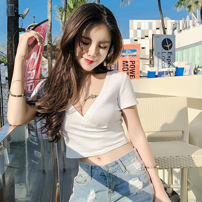 Áo croptop tay ngắn cổ chữ V màu sắc trơn gợi cảm cho nữ | BigBuy360 - bigbuy360.vn