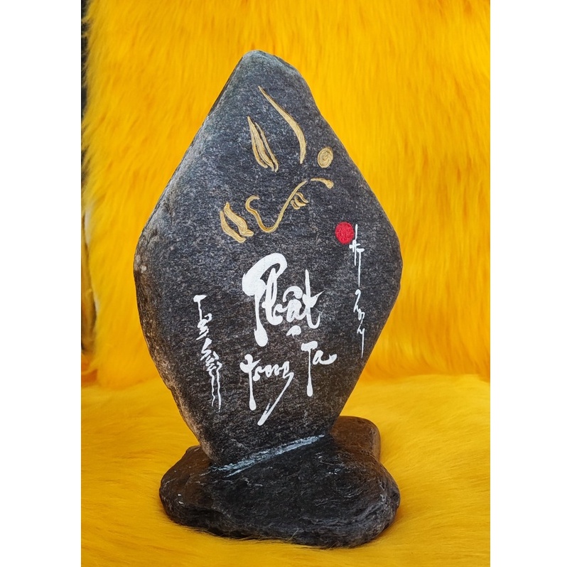 Thư pháp chữ Phật viết trên đá . Kích thước: 15x12x24cm
