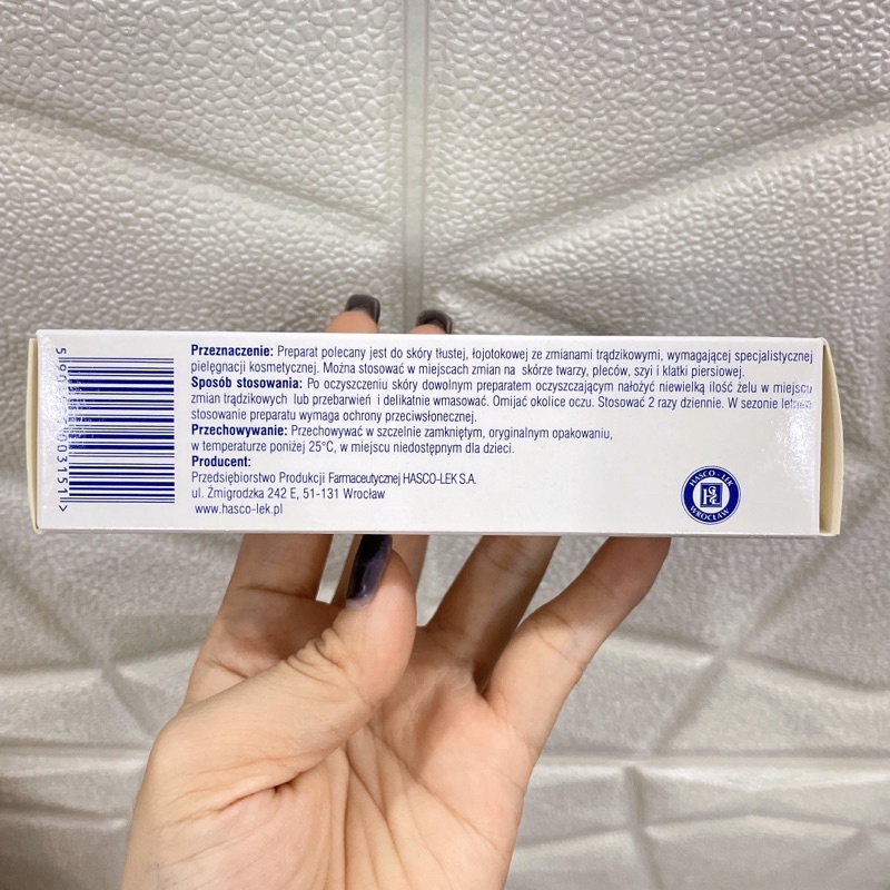 Gel chấm mụn Hascoderm với azelaic acid tương tự Skinoren giúp giảm mụn, giảm thâm & hiệu quả với mụn đầu đen tuýp 30g