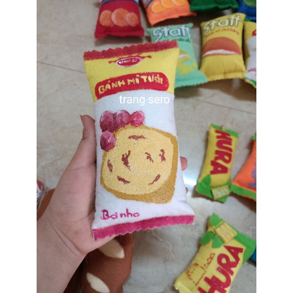 Bim bim, bánh mỳ tươi, kem các loại đồ dùng mầm non