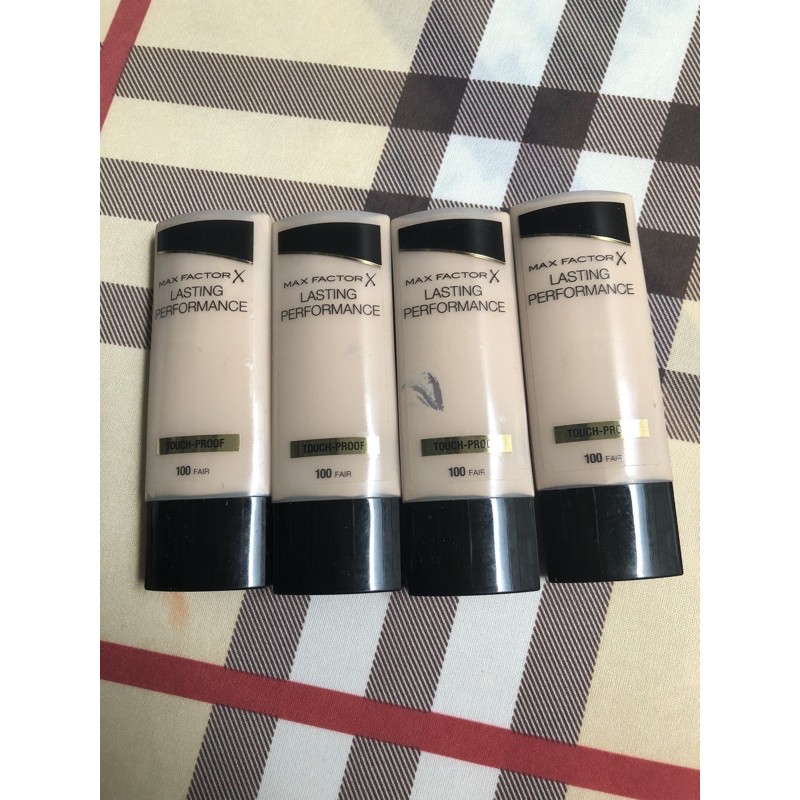 Kem nền trang điểm Max Factor Lasting Performance 100 Fair 35ml