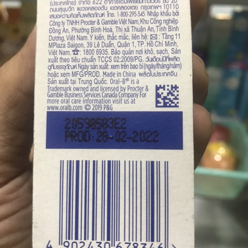 Bàn chải Oral-B Gum Care Green Tea Ultra Thin(màu ngẫu Nhiên)