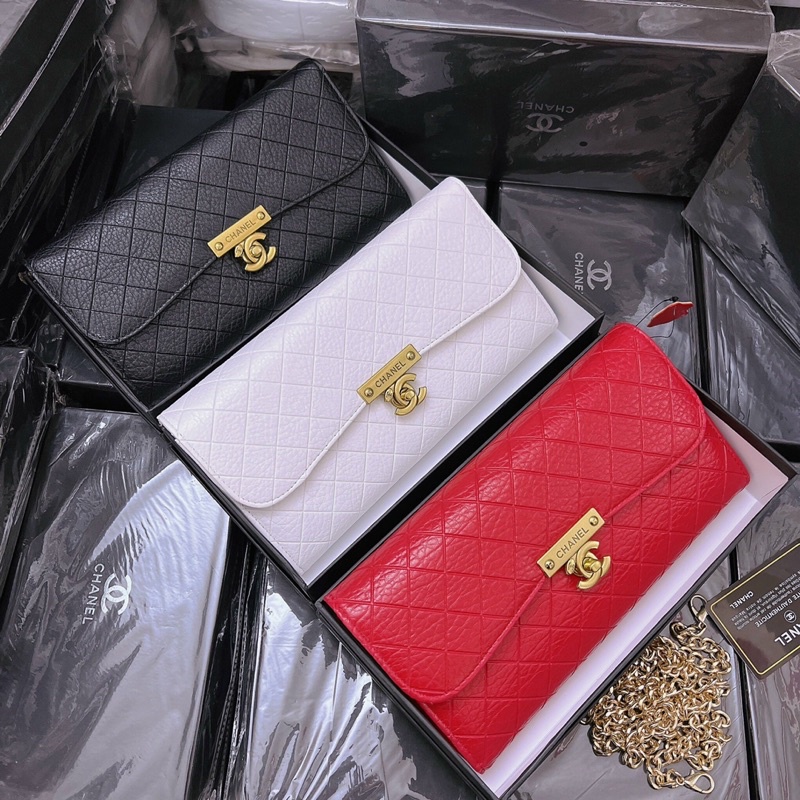 Clutch cầm tay có dây xích đeo chéo