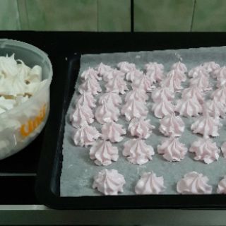 210g Bánh nụ hôn meringue