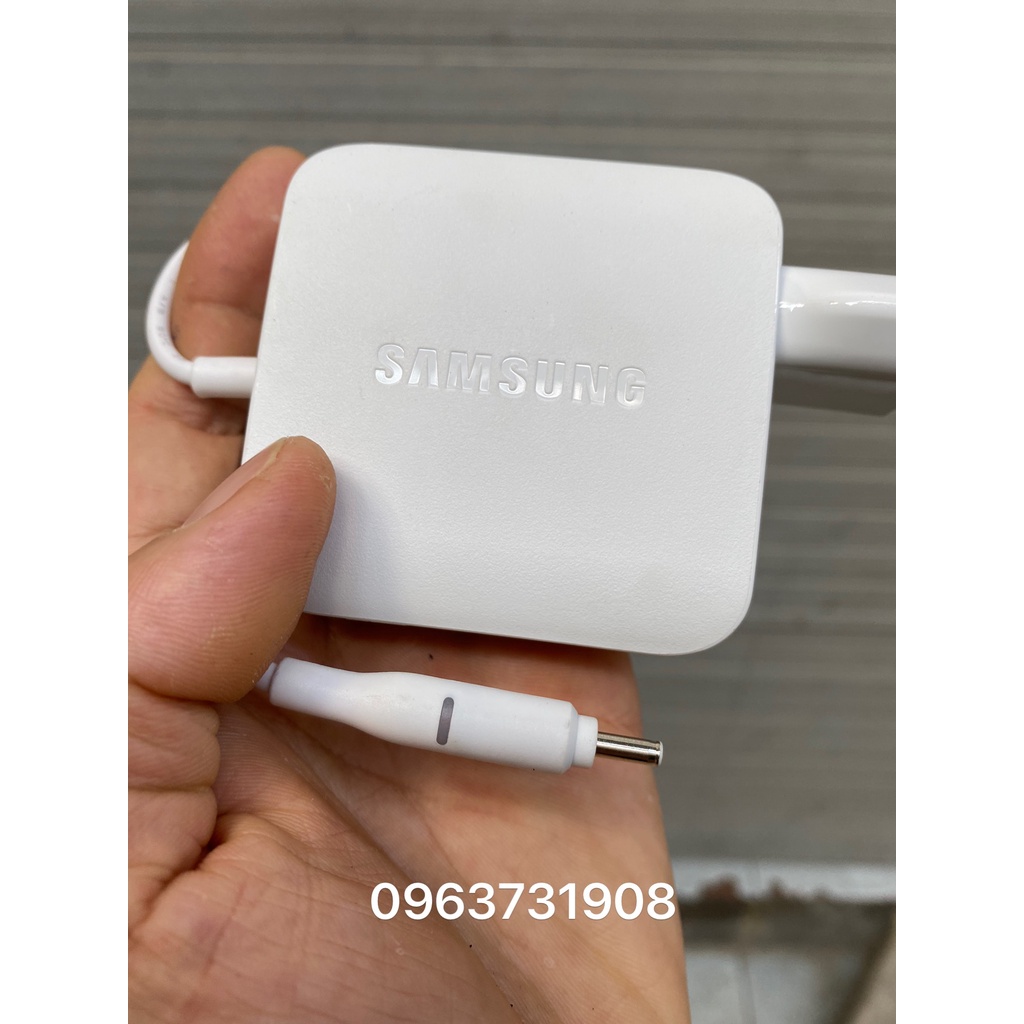 Sạc laptop samsung NP930MBE 950XBE 930XBE 19v 3.42A chính hãng