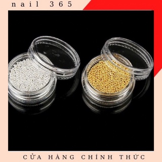 Bi sắt trang trí móng