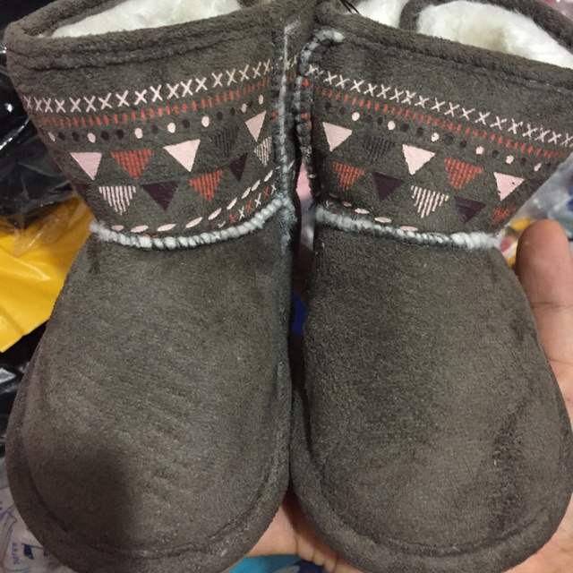 Boot cho bé mùa đông ấm áp nhé