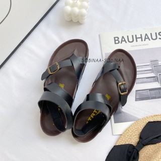 Sandal xỏ ngón