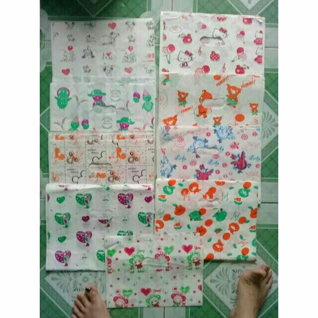 100g Túi nilong trắng đục 12cm, 15cm, 20cm, 24cm, 30cm in hình rau củ. động vật hoa cỏ - plastic bag