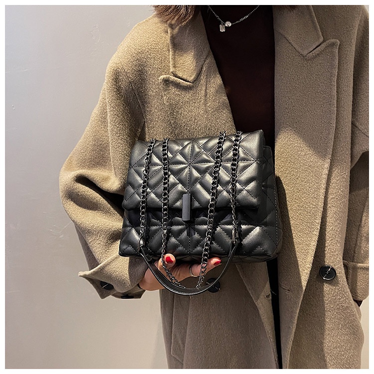 Túi xách IELGY đeo dưới cánh tay kiểu dây xích cá tính cho nữ