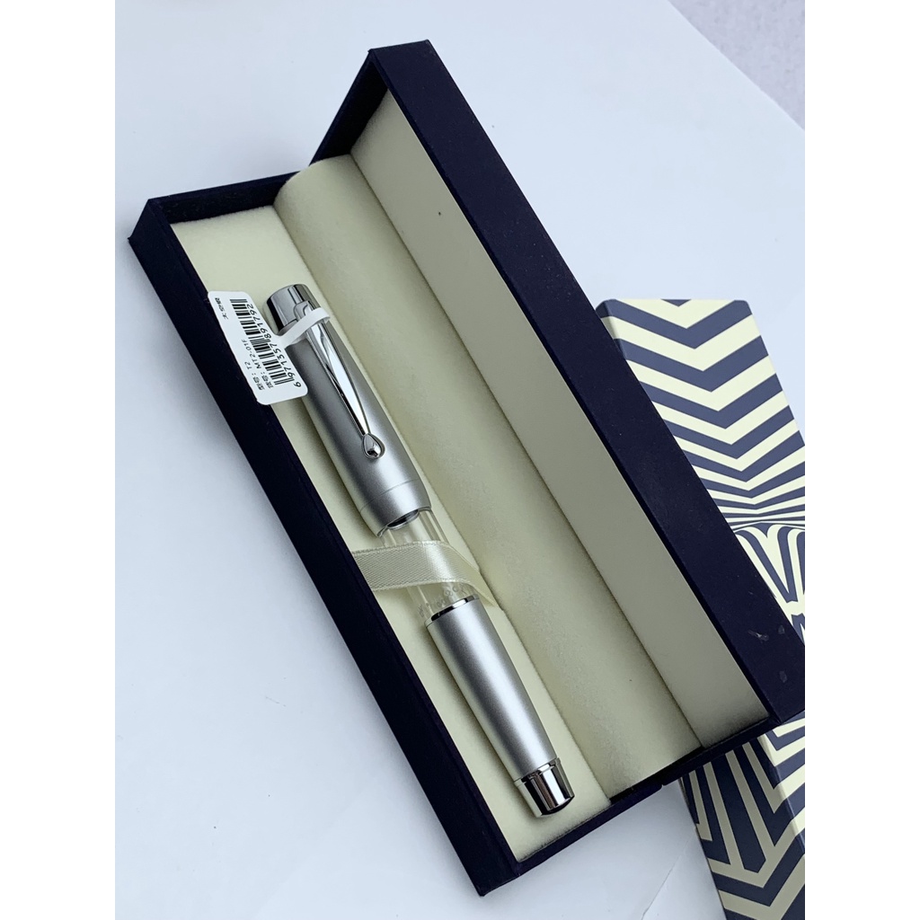 Bút máy Moonman T2