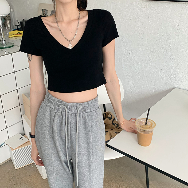 Áo croptop tay ngắn cổ chữ V chất liệu co giãn thoải mái cho nữ