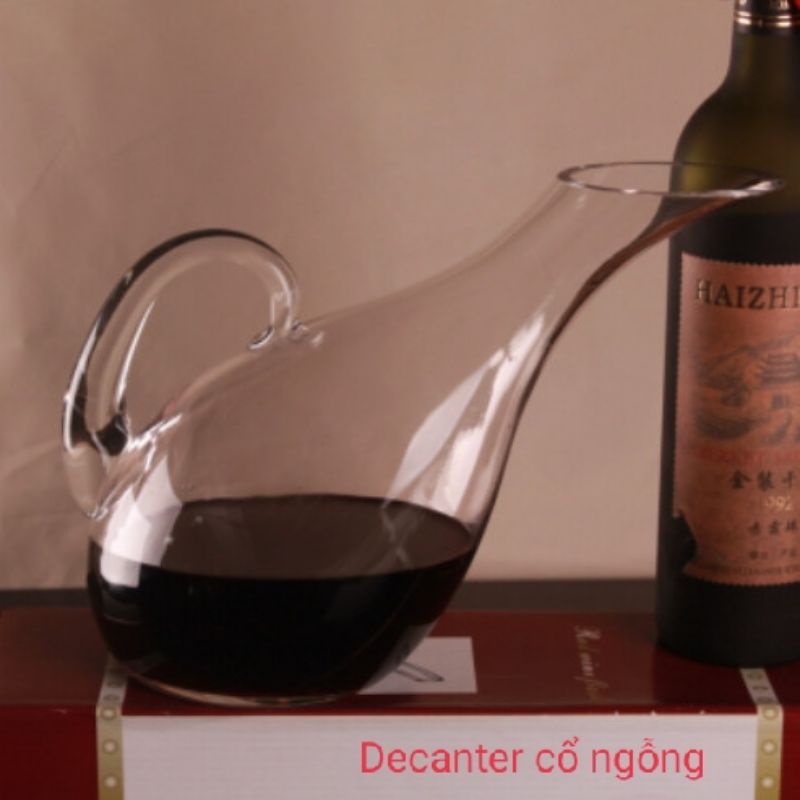 Decanter hình cổ ngỗng dung tích 1800ml. Bình thở rượu vang