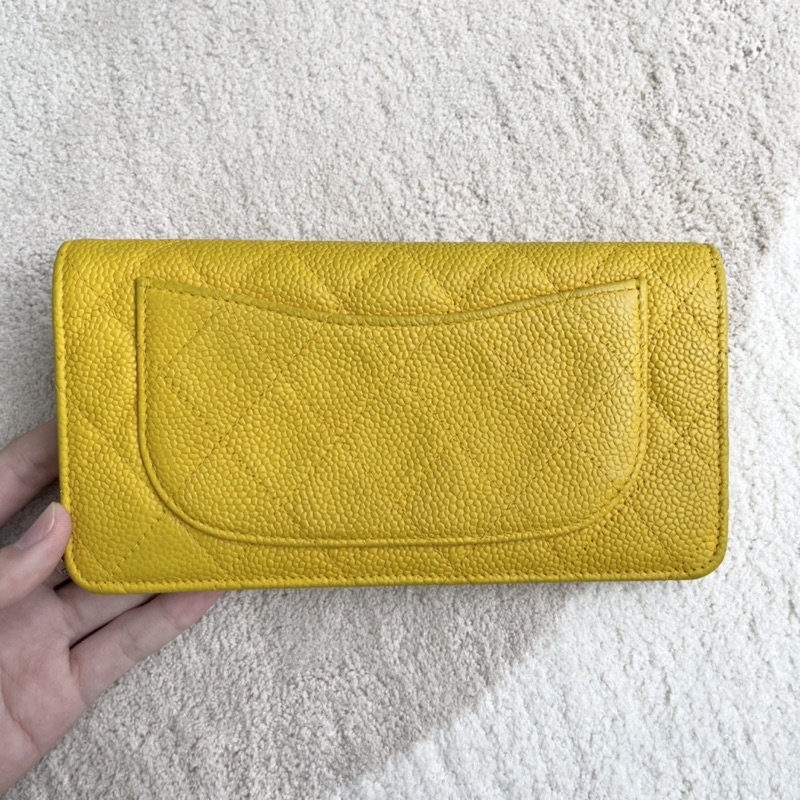 Ví gập Chanel vàng