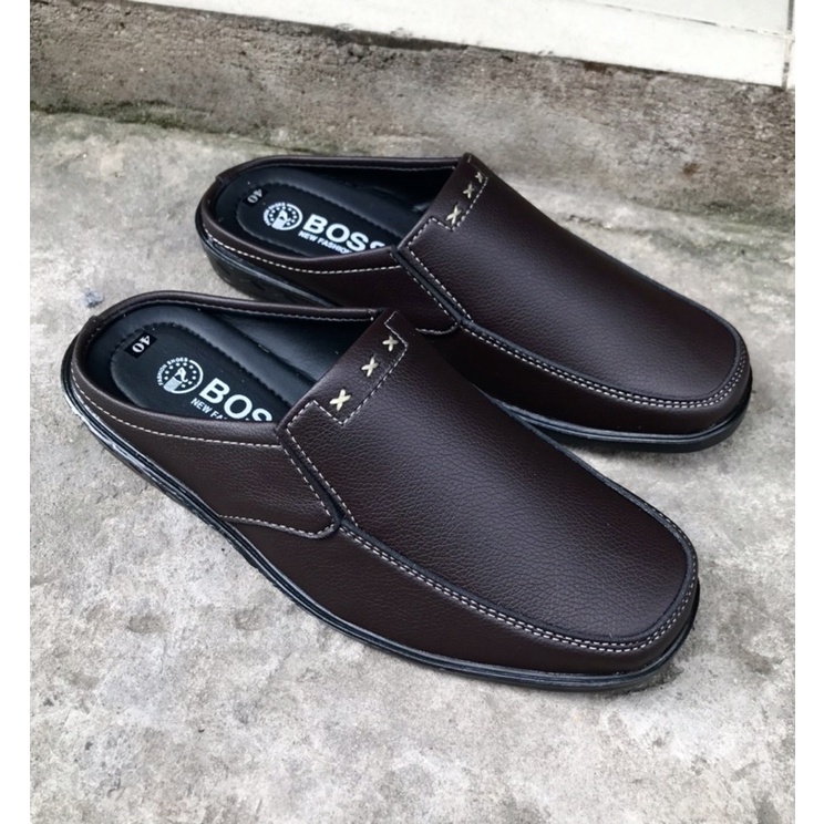 Dép bít mũi nam da mềm..mang êm chân..mã SP17..màu nâu..mẫu mới nhất hiện nay