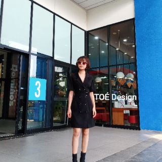 Váy cổ vest thắt đai eo