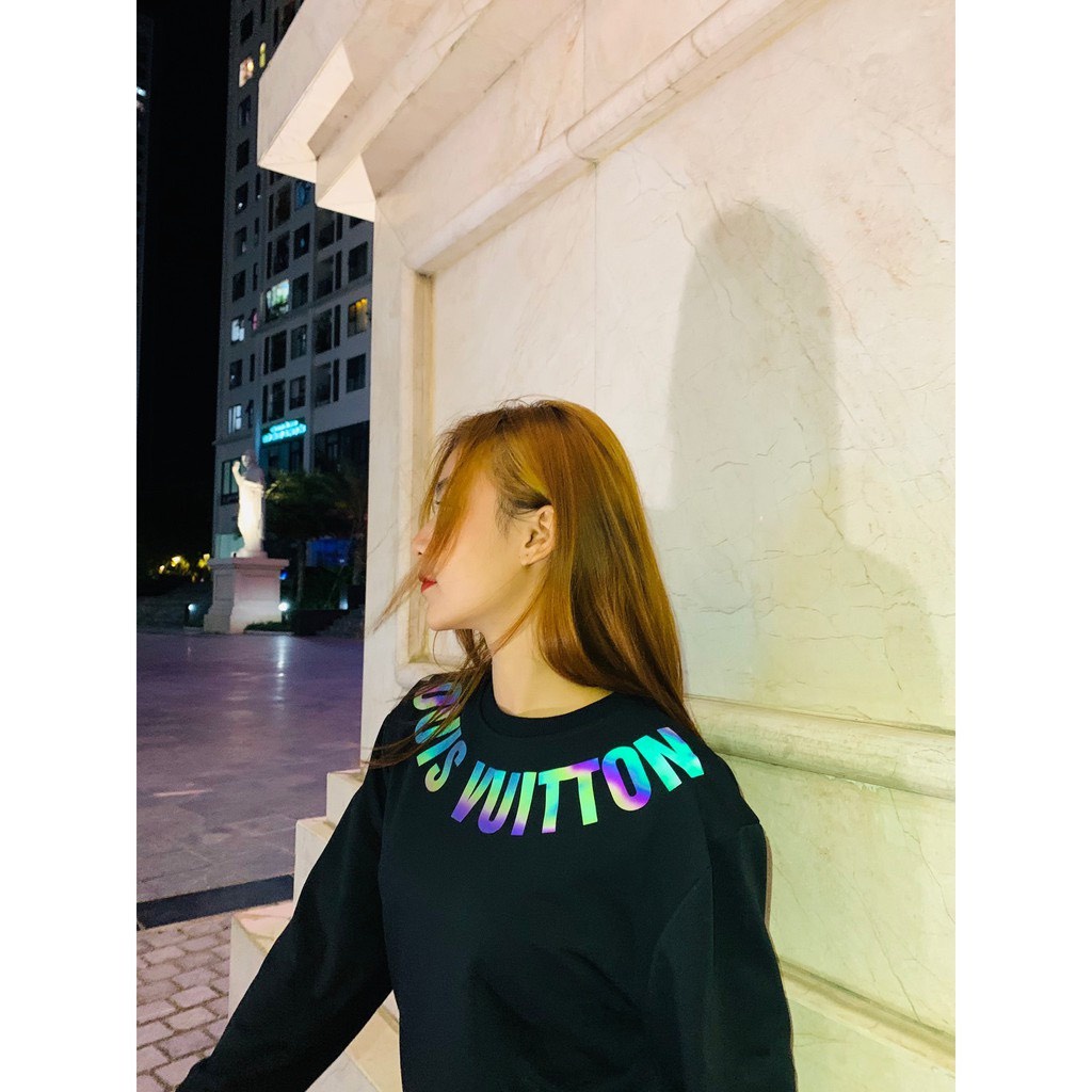 Áo Sweater LV.T in chữ Louis.Vuitton Phản Quang 7 Màu Áo nỉ Nam Nữ Dài tay Unisex in hiệu ứng Hologram