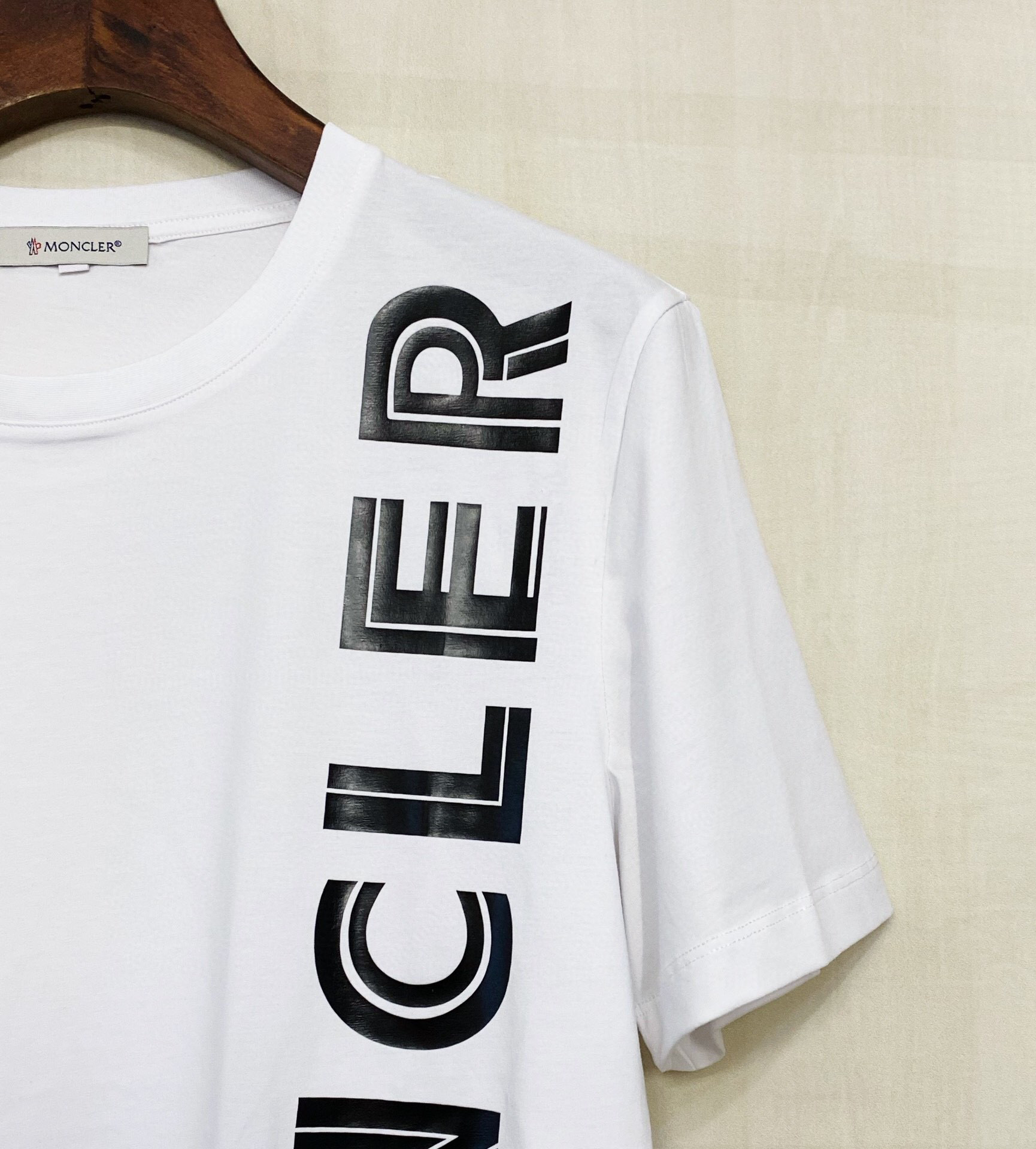 m0ncler Summer 2020 male short sleeve T medaka round neck printed logo in white lettering casual personality