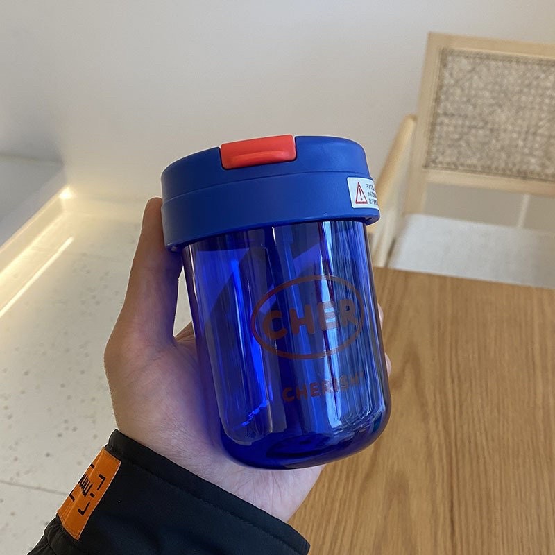 Bình nước hút kèm stick an toàn cho bé