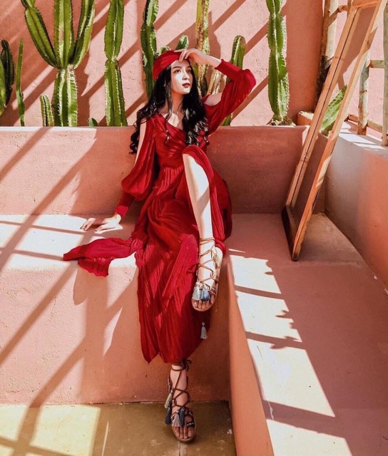 Đầm maxi xẻ tay kèm ảnh khách cuối bài