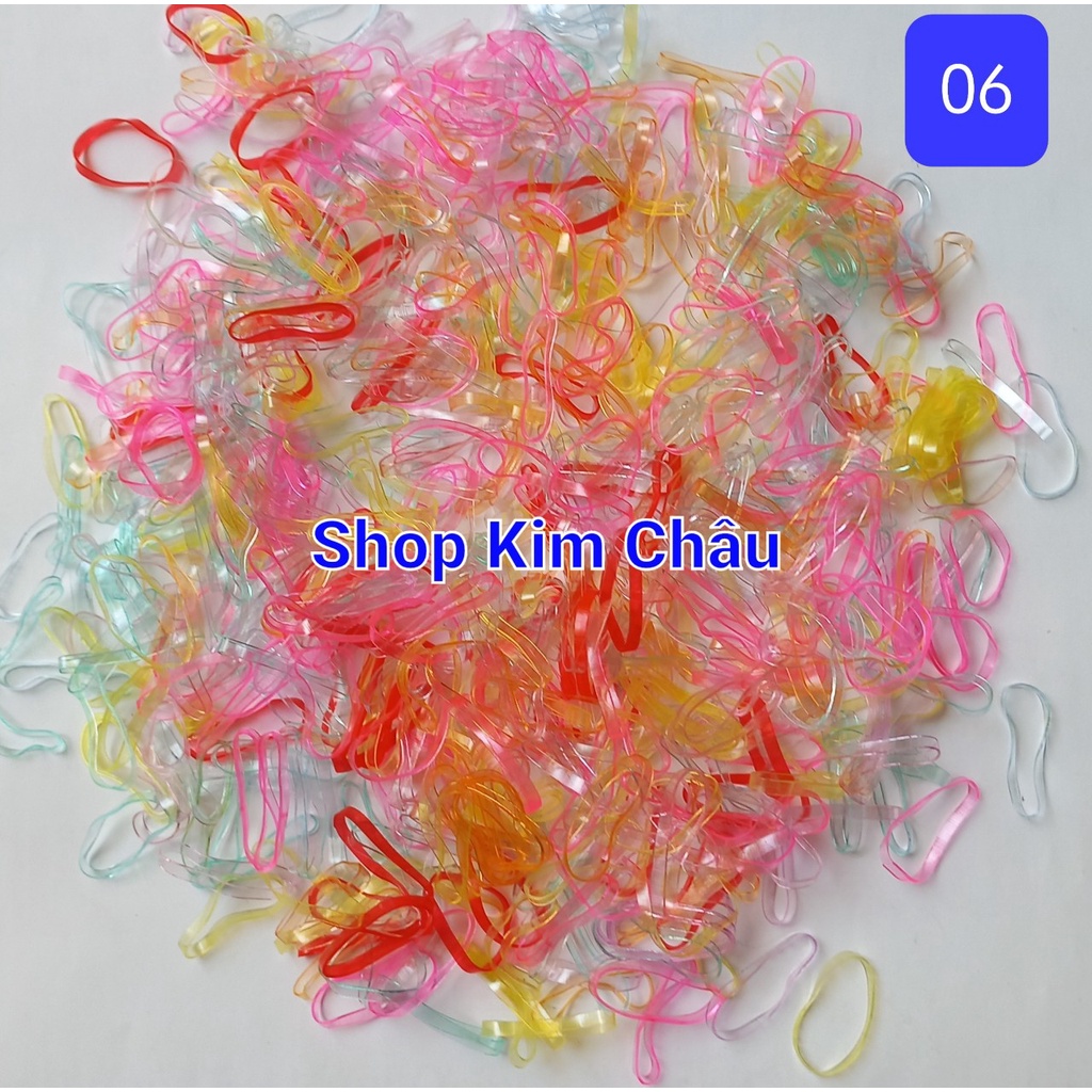 Thun chun cột tóc cho người lớn bé gái