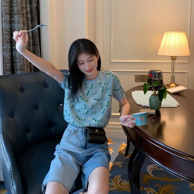 【Hana and Alice】Áo Sweater Dệt Kim Tay Ngắn Cổ Tròn Thêu Hoa Dễ Thương