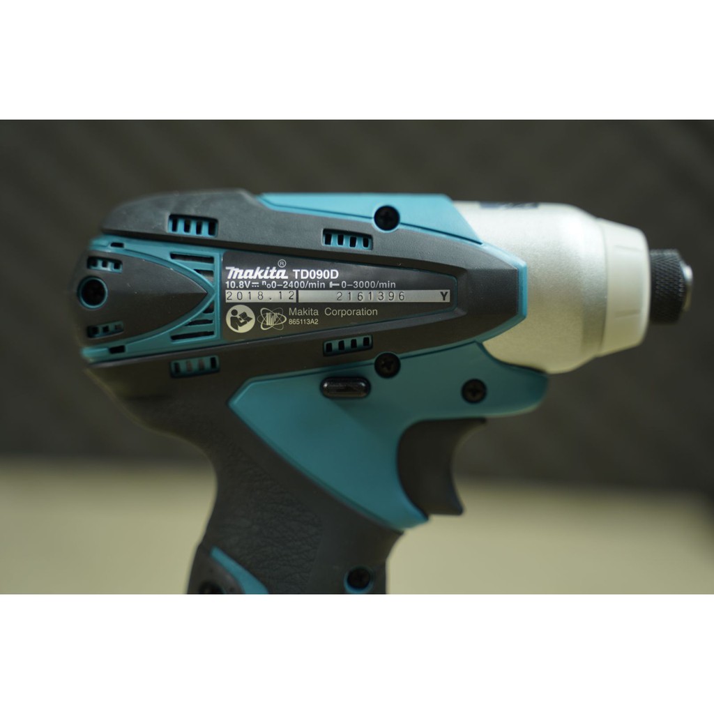 Máy bắt vít pin Makita TD090DWE 10.8V