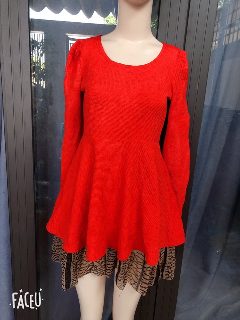 Đầm tay dài màu cam dáng xoè