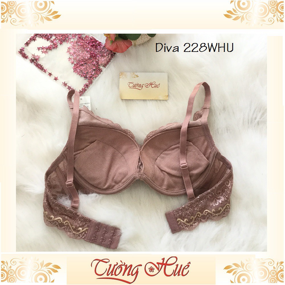 SALE SALE SALE - Áo lót nữ Triumph Diva 228 WHU ren thêu hoa xẻ V sâu.