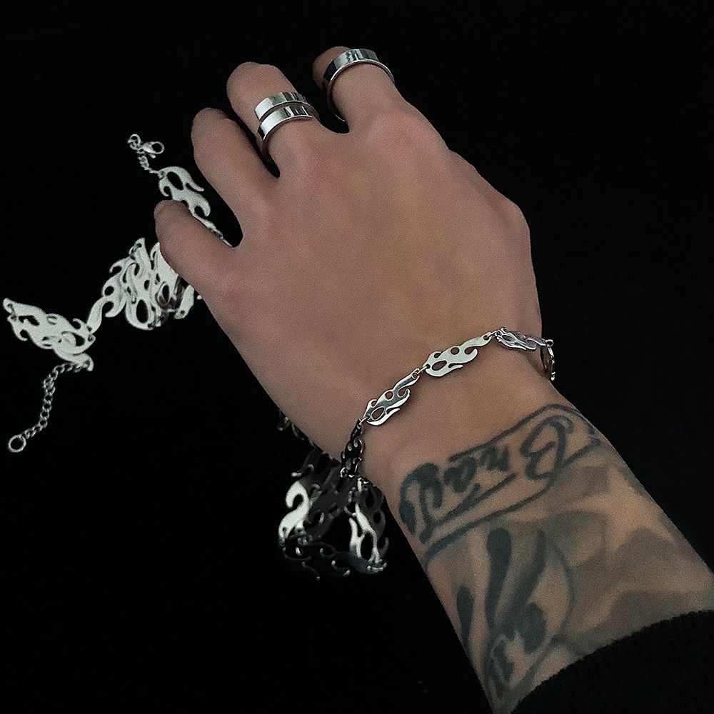 Vòng đeo tay từ thép titan đơn giản thời trang