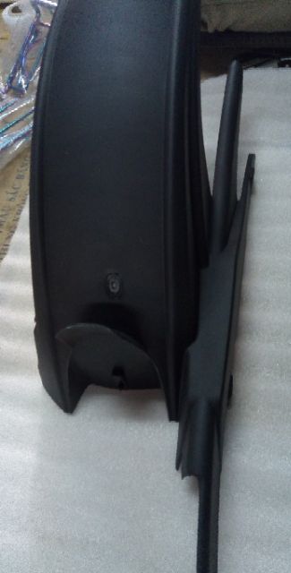 Dè chắn bùn có bọc sên Ex150, không dùng cho xe lên bánh