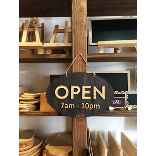 Bảng gỗ treo cửa  mặt Open-Closed nhiều khung giờ H- Luxi Decor