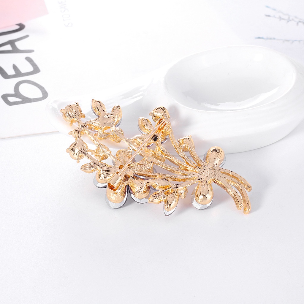 Ghim Cài Áo Hình Bông Hoa Đính Đá Sang Trọng Cho Nữ