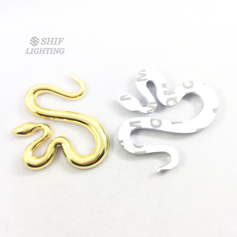 1 logo kim loại hình con rắn trang trí xe hơi