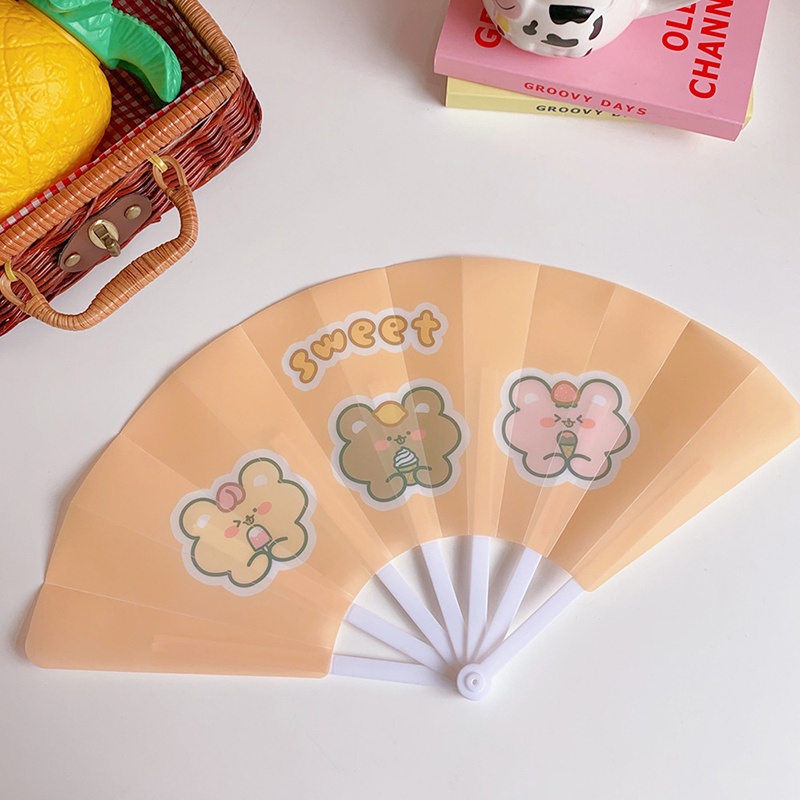 Quạt Nhựa Mini Cầm Tay Hình Hoạt Hình Dễ Thương