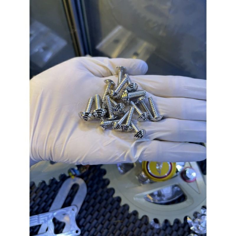 Full ốc dàn áo Salaya gắn Sirius