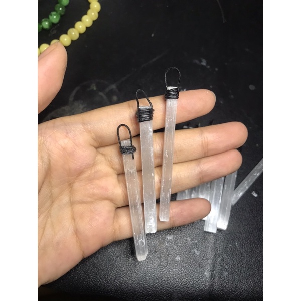 Tinh thể Selenite thô thanh tẩy làm móc khoá hoặc dây chuyền HandMade