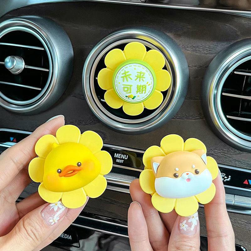Quạt Khuếch Tán Hương Thơm Gắn Điều Hòa Xe Hơi Kiểu Hoạt Hình Xinh Xắn Đáng Yêu