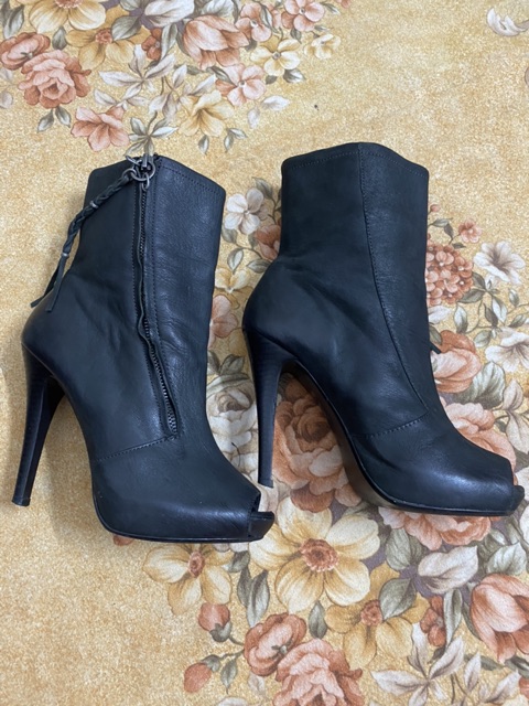 Giày boots hiệu da thật hở mũi Size 39