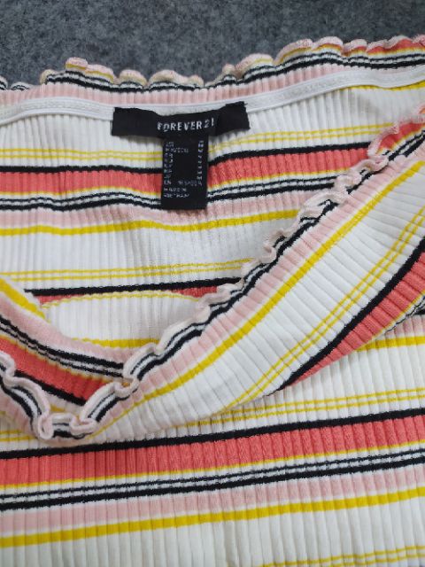 Áo bẹt vai cuốn biên F21