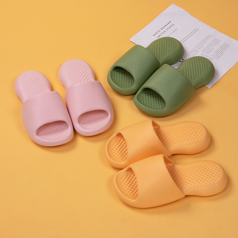 【Ready Stock】 Thick-soled slippers, simple and cute, waterproof, non-slip beach sandals, bathroom slippers, soft and comfortable couple slippers, multi-color optional integrated design slippers