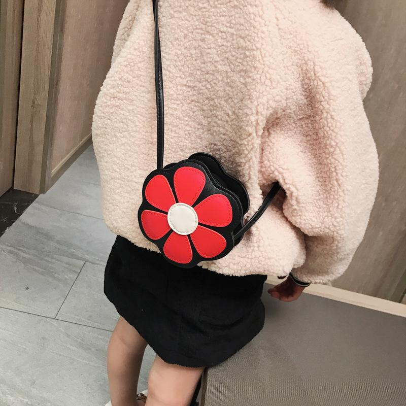 Túi đeo chéo đính hoa xinh xắn cho bé gái