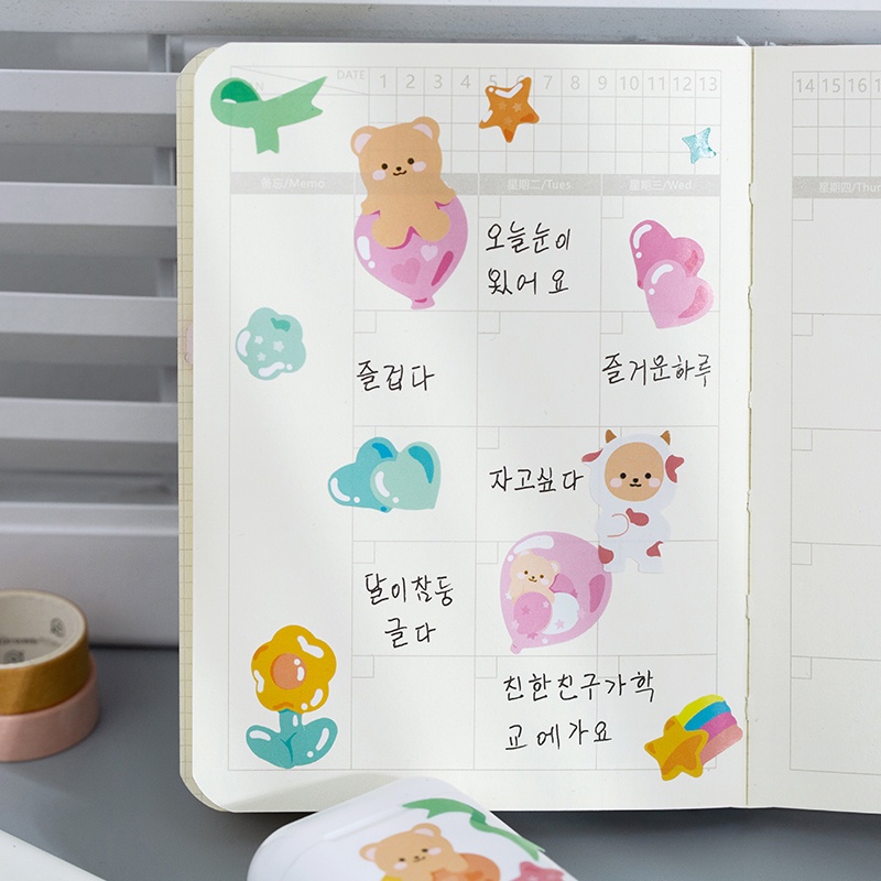 Tấm sticker dán pvc chống thấm nước hình gấu hoạt hình dễ thương