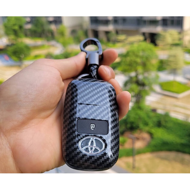 Ốp nhựa carbon lót silicon bọc, bảo vệ chìa khóa xe Toyota Veloz Raize Avanza