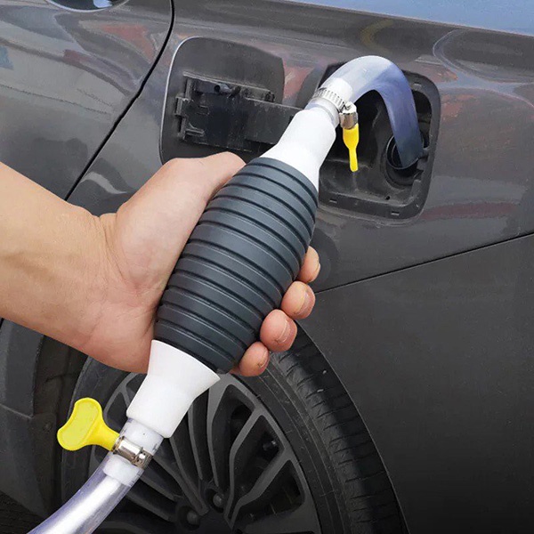 Dụng cụ hút chất lỏng đa năng , tiện dụng