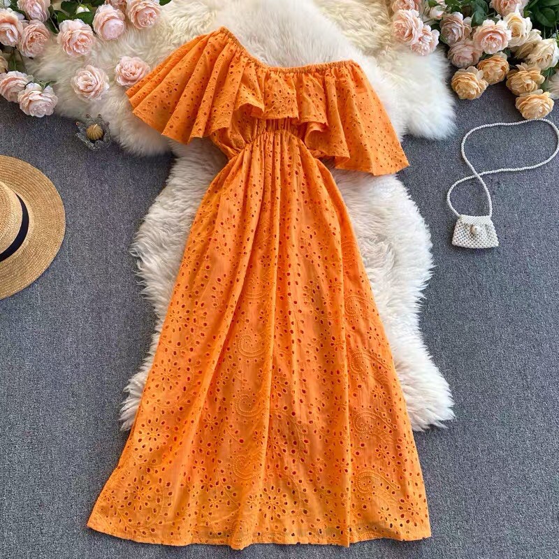 Đầm bẹt vai đi biển