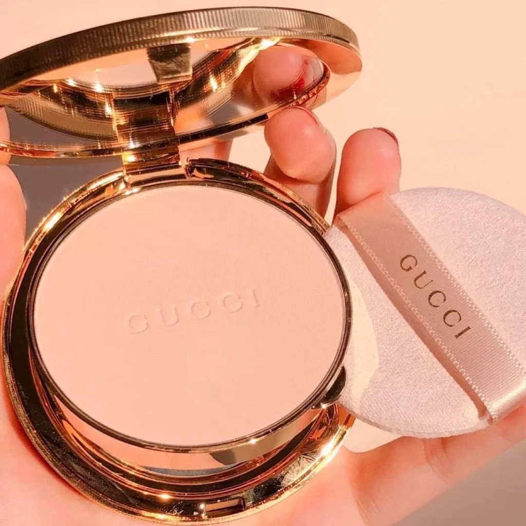 Gucci Poudre de Beaute Mat Naturel Face Powder #02