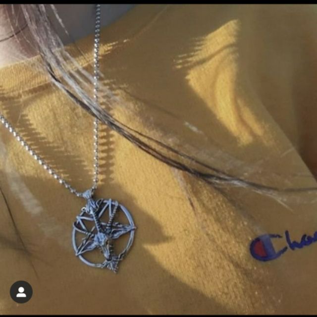Dây chuyền satan ( của My body my rule)ngôi sao siêu đẹp đeo cực chất nè ai mua ib tuiiiiii nhaaaaaaaaaaaaaaaaaaaaaaaaaa