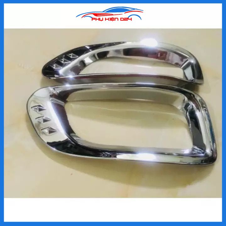 Ốp viền đèn gầm trước mạ crom cho xe Innova 2009-2010-2011-2012
